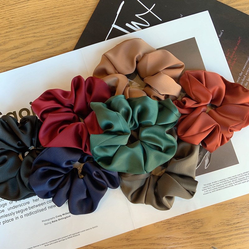 BIG RING SCRUNCHIE HAIR TIE KARET IKAT RAMBUT SILK SATIN WARNA POLOS COKELAT HITAM BESAR KOREA KOREAN SCRUNCHIES PITA