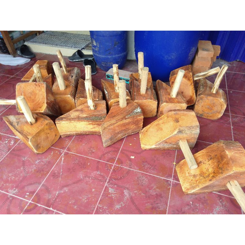 Ganjal ban mobil bus truk dari kayu A