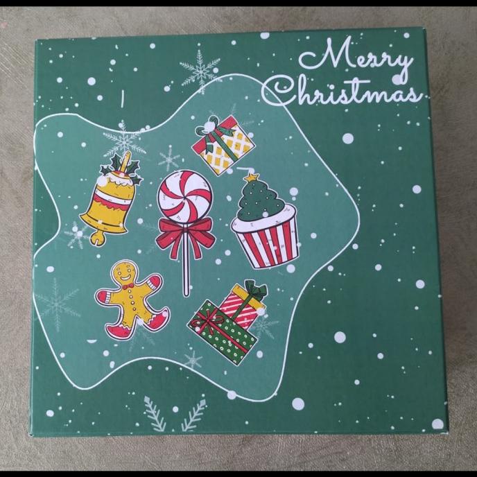 

TREND HARDBOX NATAL CHRISTMAS UK. 22X22X8CM ( T-15 ) TERBAIK