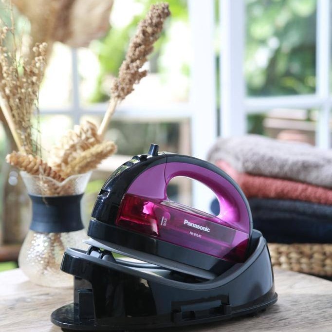Setrika Uap Panasonic NI-WL41VSR Cordless Iron Garansi Resmi