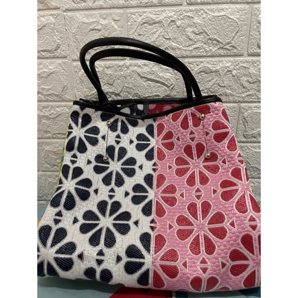 everything  spade flower raffia medium tote