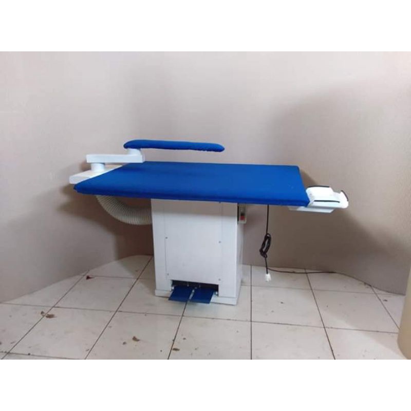 meja setrika uap laundry