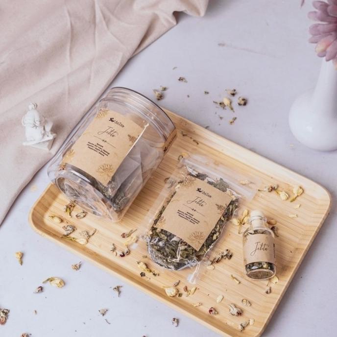 

Jelita tea blend (sencha, jasmine, apple blossom