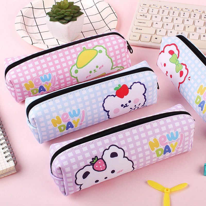

Samaenre_Store - Tas Pensil Tempat Alat Tulis Motif Strawberry,Motif kuda, motif beruang Bahan PU Japanese Style Impor
