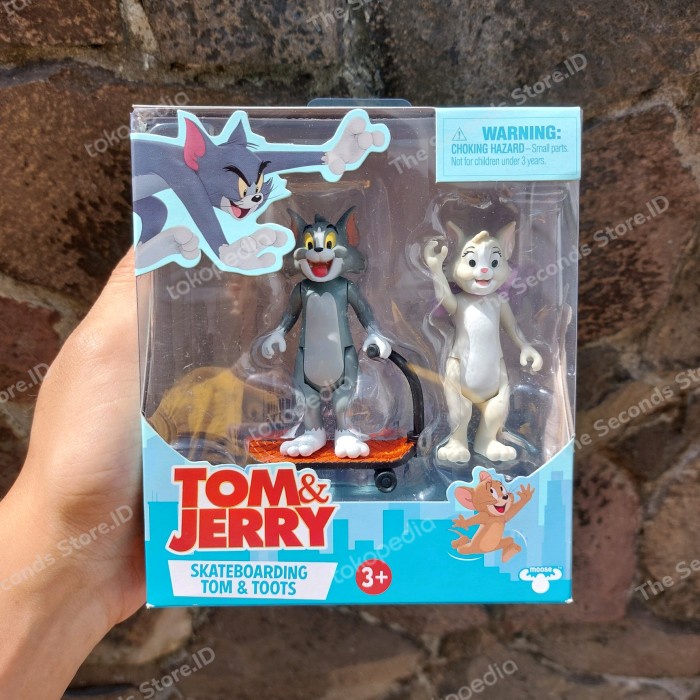 Tom &amp; Jerry Skateboarding Tom &amp; Toots Figure - Original Moose