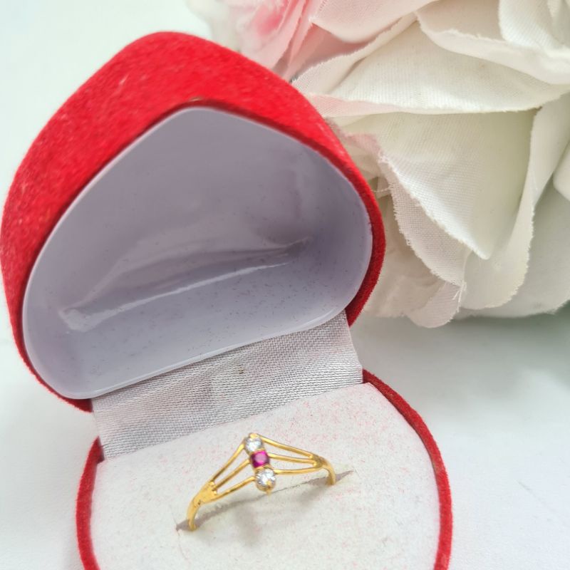 Cincin Emas Muda Mata 3 Merah Putih Sebaris
