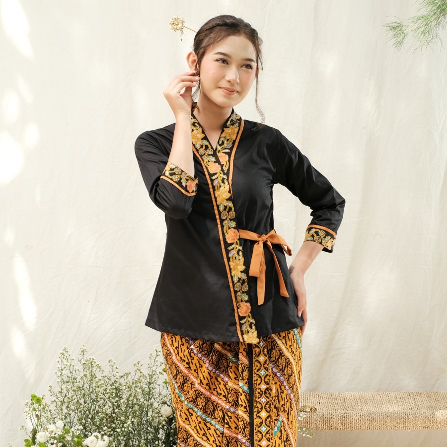 Kebaya Batik Kirana Lengan 7/8 Meradelima Katun Jepang Sogan