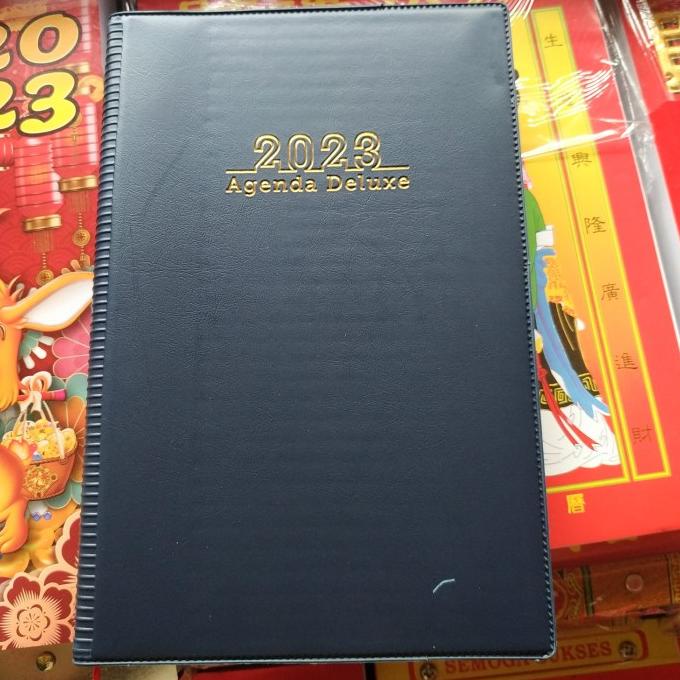 

BUKU AGENDA DELUXE 2023 KERTAS PUTIH