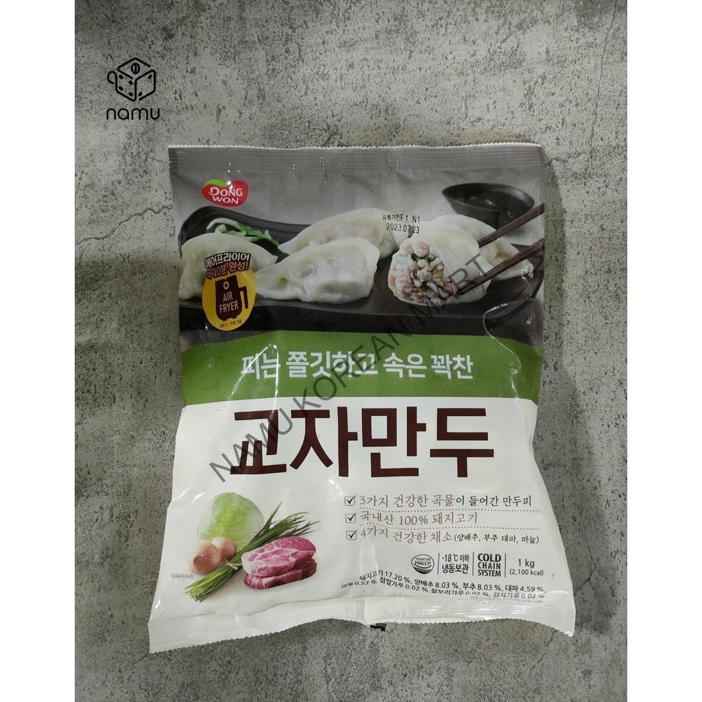 

Dongwon Gyoza Dumpling 1kg / Pangsit Isi Daging Babi dan Sayuran / Dumpling / Gyoza