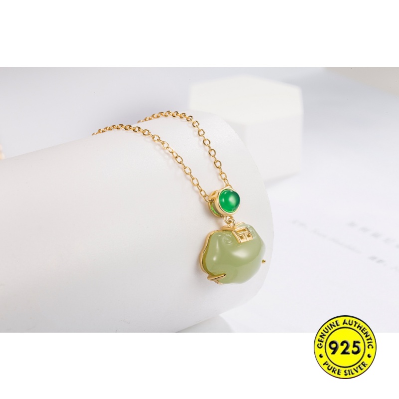 Hetian Jade Lock of Good Wishes Necklace Female Retro Terjangkau Mewah Niche Liontin Manik Hijau U1510