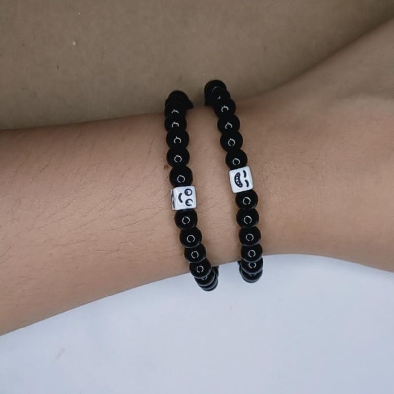 Gelang batu alam elastis karet 6mm hitam- manik manik putih petak ekspresi wajah random