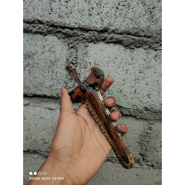 Keris putut sajen jaminan sepuh