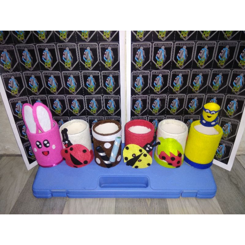 

tempat pensil kaleng flanel