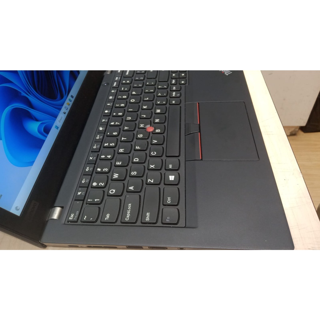 Laptop Lenovo Thinkpad T480 Intel Core i5 8350U 16GB 1TB Ssd FHD Windows 10 Pro Black