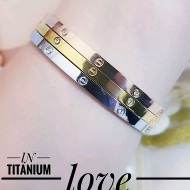 Gelang Tangan Titanium Isi 3 Awet Anti Karat 1229d