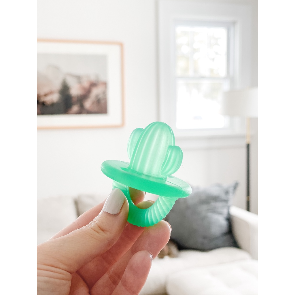 Itzy Ritzy Teensy Teether Soothing Silicone Teether | Gigitan Bayi