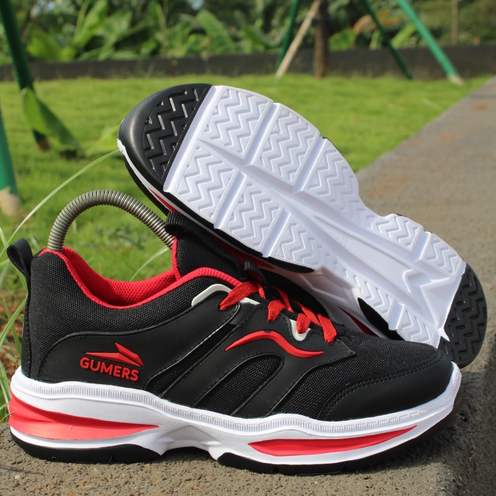 Sneakers Gumers black red , Sepatu Pria dan Wanita, sepatu sport, sepatu santai, sepatu olahraga, sepatu kerja, sepatu sekolah, sepatu hitam polos, sepatu enteng. sepatu terbaru, sepatu terlaris, sepatu lari, sepatu senam, sepatu jogging, sepatu running