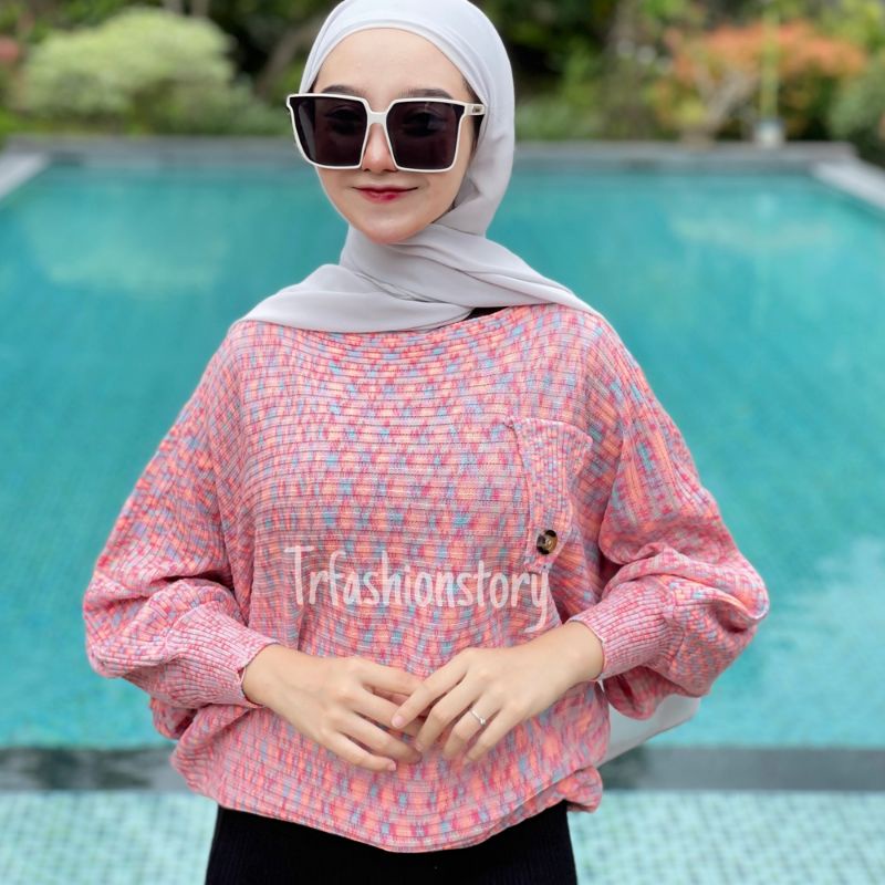 Karin Batwing Rajut Aurel Knit Abstrak