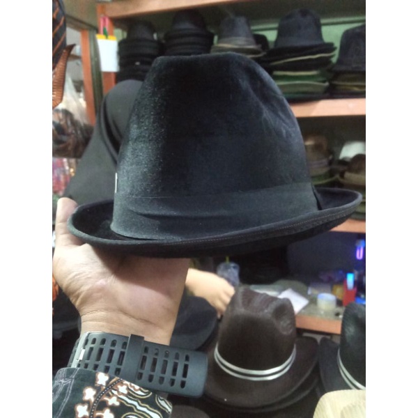 topi laken kulit sapi
