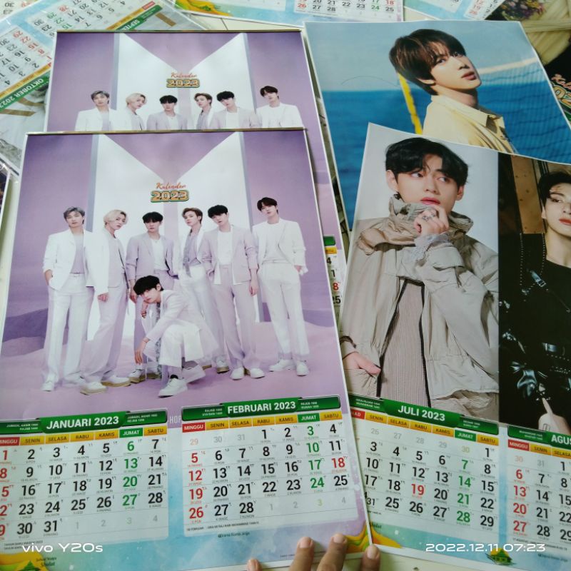 

Kalender dinding BTS 2025