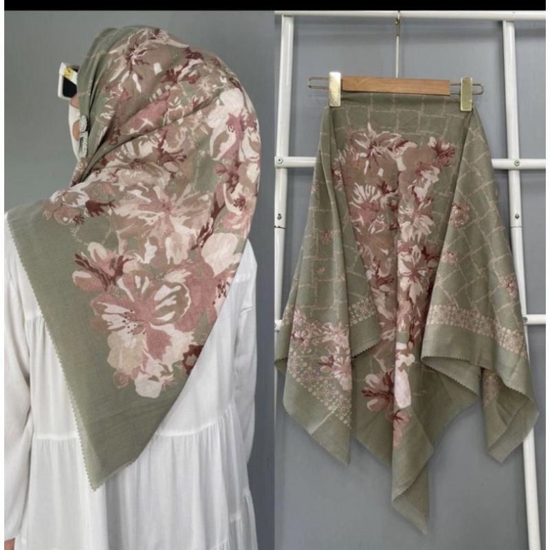 BURBERRY/HIJAB MOTIF/VOAL MOTIF/VOAL DEEKA/DEEKA MOTIF
