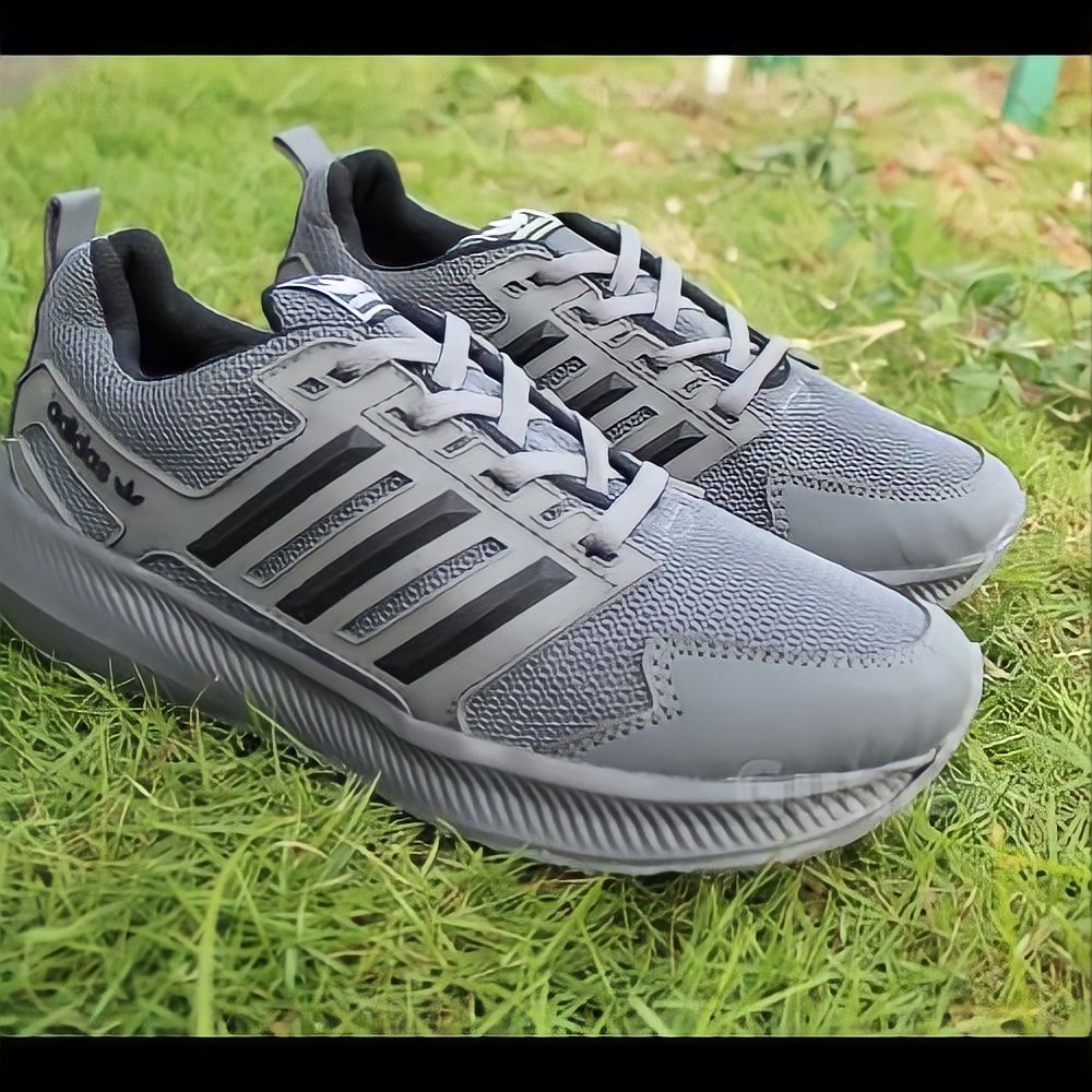 Sneakers grey, Sepatu Pria dan Wanita, sepatu sport, sepatu santai, sepatu olahraga, sepatu kerja, sepatu sekolah, sepatu couple, sepatu enteng. sepatu terbaru, sepatu terlaris, sepatu lari, sepatu senam, sepatu jogging