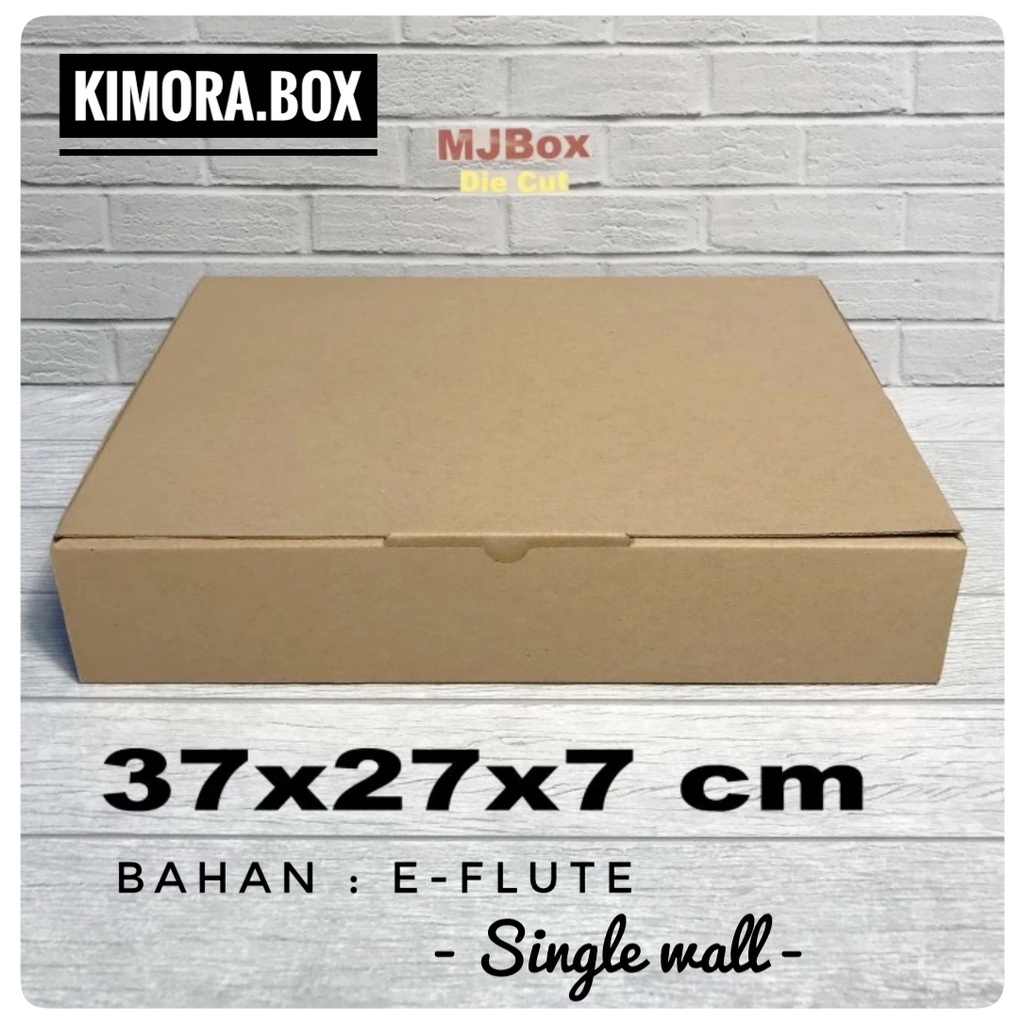 

Kardus uk. 37x27x7 cm.... box karton model pizza U/ aksesoris-dll