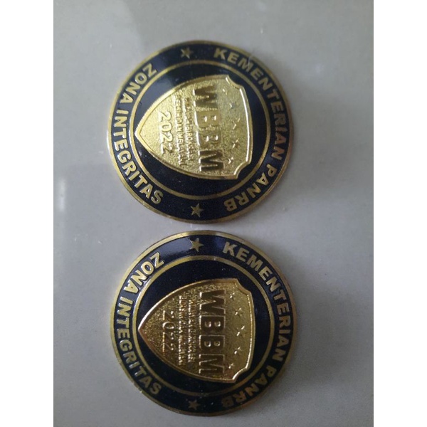 Pin WBBM 2022 Magnet