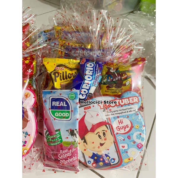 

PARCEL BINGKISAN SNACK + KOTAK MAKAN KEMASAN ULTAH