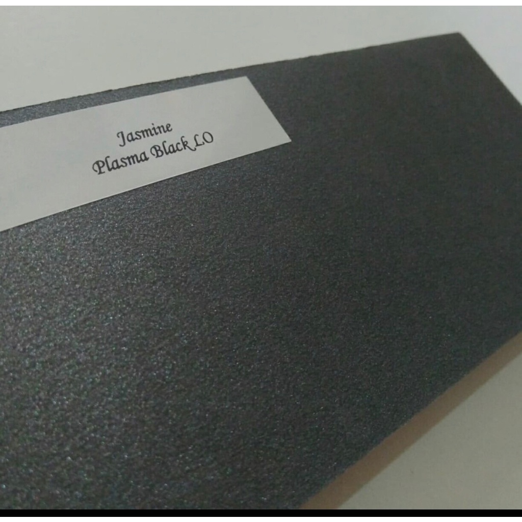 

( 50 Lembar ) Kertas Undangan / Karton Jasmine Black 200 Gsm Folio 21.5 cm X 33 cm