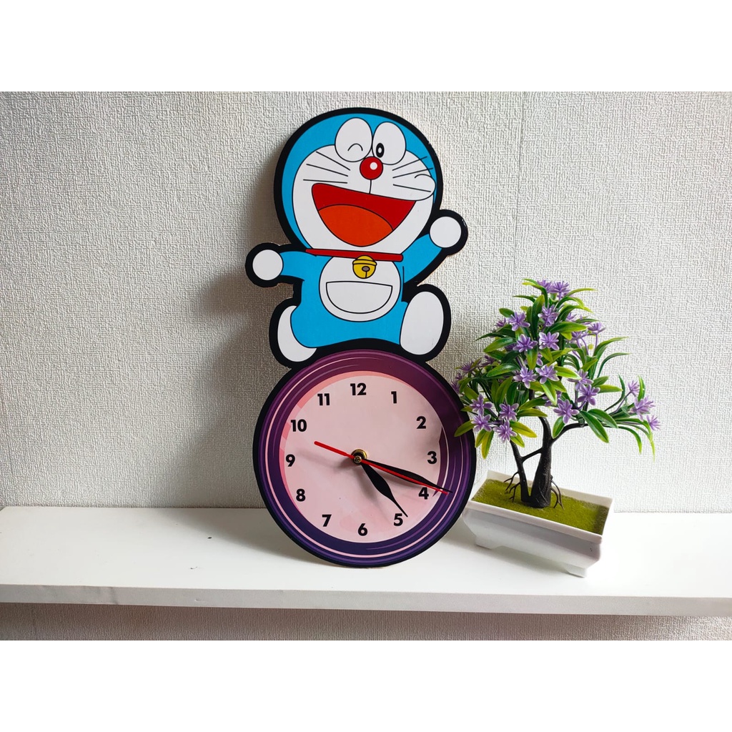 Jam Dinding Karakter DORAEMON Unik Hiasan Dinding Karakter Lucu / Dekorasi Rumah Hadiah Ulang Tahun C6