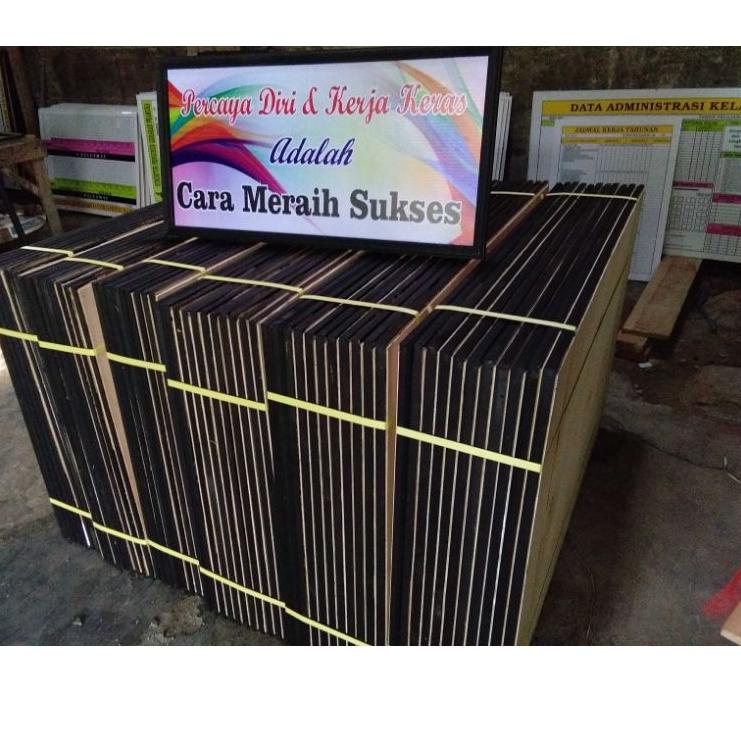 

[CODE WP16] Papan Data Absensi Kelas Ready stok ukuran 80 x 60 cm. absen kelas murah [BNG]