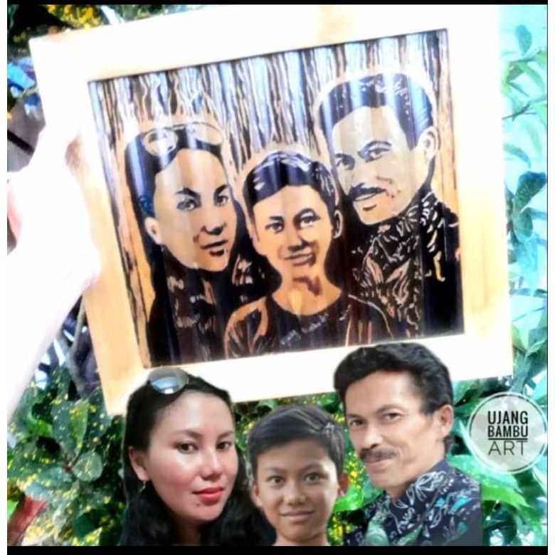Ukiran Foto Bertiga Media Bambu Hitam