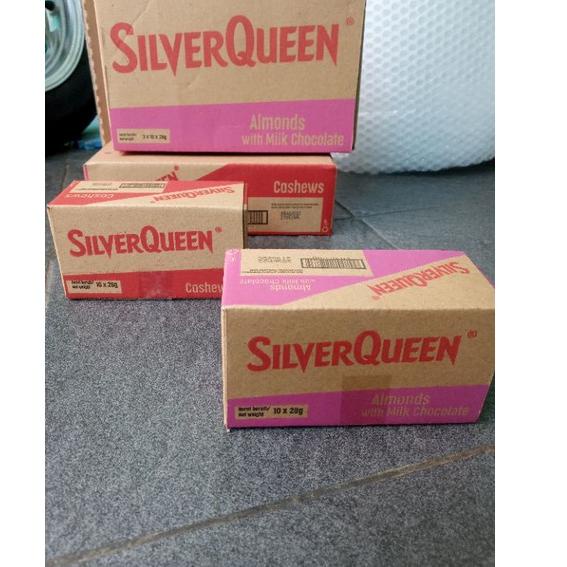

⭐⭐⭐ SilverQueen Kecil 25gr 1 Box Isi 10 pcs X 25 gram Cokelat - Coklat SIlver Queen 25 gr Chunky Bar 30 gr X 10 Batang Milk Chocolate Cashew Almond Fruit Matcha Yogurt 25 gram Chungky Bar 30 g