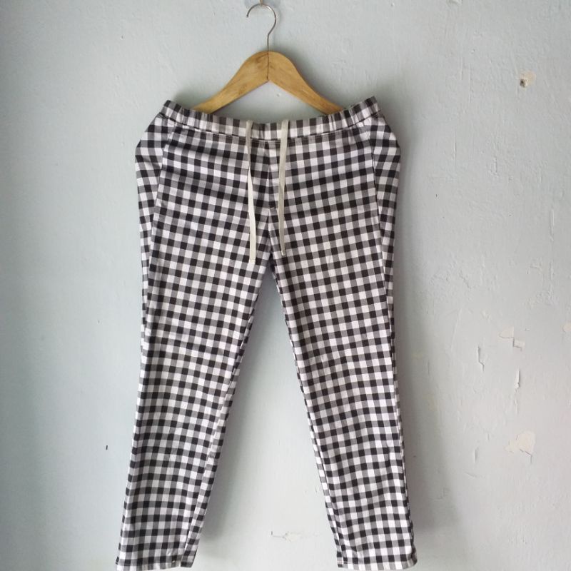 MY LITTLE ZAKEISHA - PRELOVED Celana Panjang Wanita | Celana Kotak-Kotak | Uniqlo