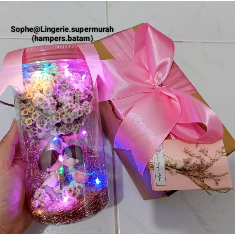 

HAMPERS VALENTINE / KADO KEKINIAN / KADO VALENTINE / KADO ULTAH / TOPLES LED / MAWAR / BOX GIFT / LAMPU TIDUR / KADO WISUDA / BONEKA / LAMPU LED