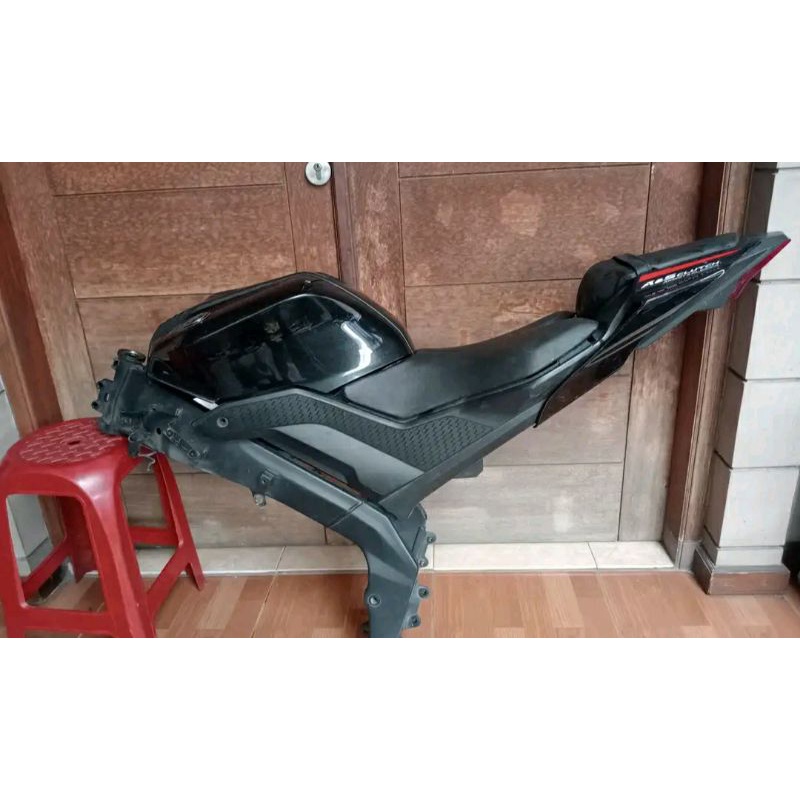 Bodi set R15v3 set Rangka Bisa riques di buat masuk mesin vixion R15v2 xabre