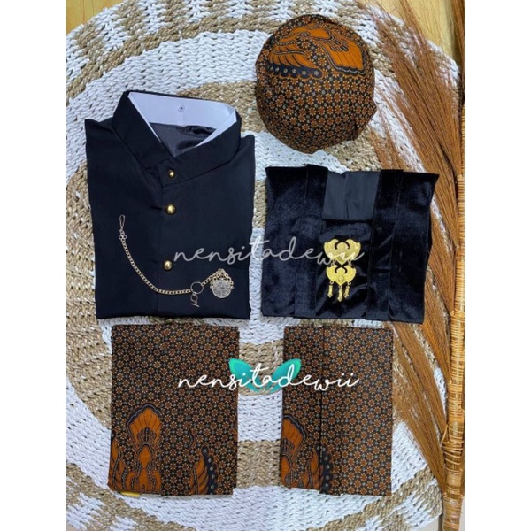 [1 Set, HT/JPD01A] Baju Prewed Instan / Baju Couple Adat Jawa - Jogja, Truntum Garuda