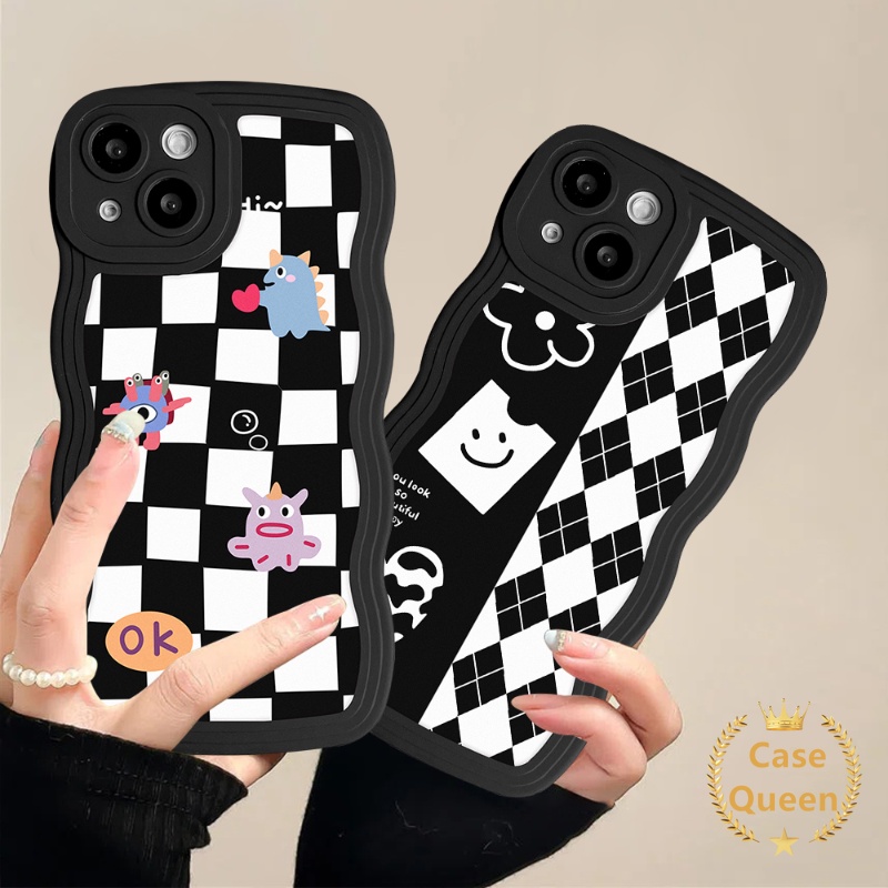 IPHONE Casing Monster Kecil Kartun Yang Indah Kompatibel Untuk Iphone6 6s 7 8 Plus XR 14Plus 12 11 14 13 Pro Max X XS Max SE 2020papan Catur Diamond Grid Wavy Edge Soft TPU Cover