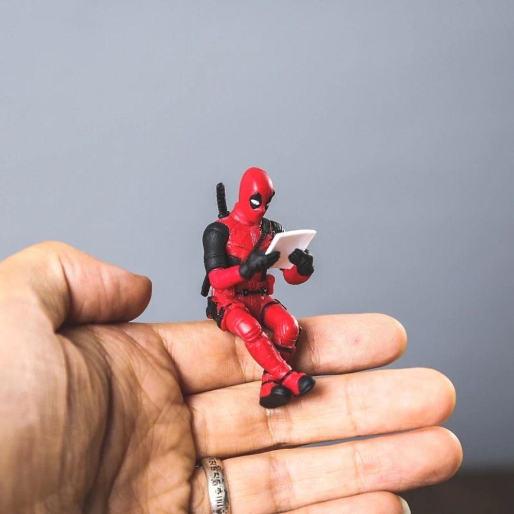 Hadiah Ornamen Superhero Populer Deadpool Meja Auto Interior Dekorasi