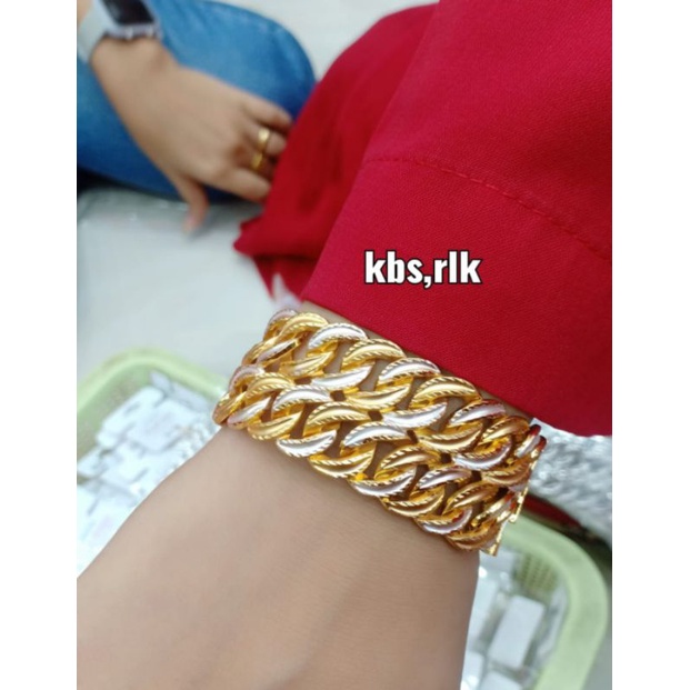 gelang sisik naga,awet,tahan lama bisa dipendekin ,yg double tidak bisa dipotong, panjang kurang lebih 17-18cm