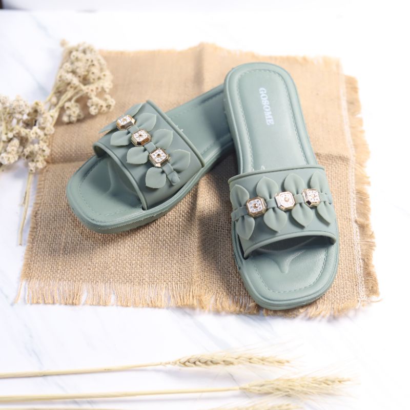 Gosome Meluncur dengan Sandal Selop Wanita Terbaru dan Motif Bunga yang Elegan Size 36-40