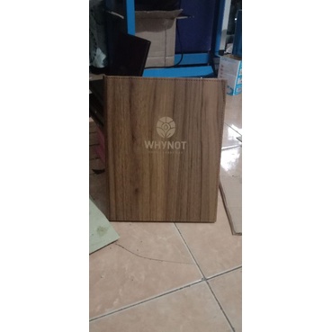 

sampul buku HPL motif kayu