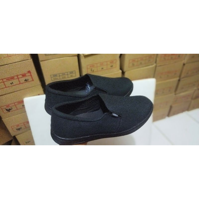 Sepatu slip on hitam polos Sepatu Vans Tanpa tali