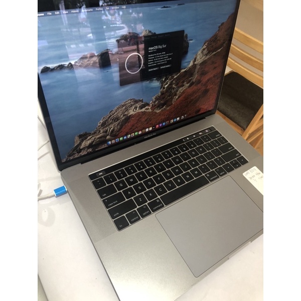 (FREE CASE) MACBOOK PRO RETINA 15&quot; 2016 TOUCHBAR RAM 16GB SSD 256/512GB SECOND BERKUALITAS HARGA EKONOMIS