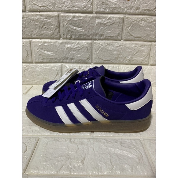 Adidas Munchen purple