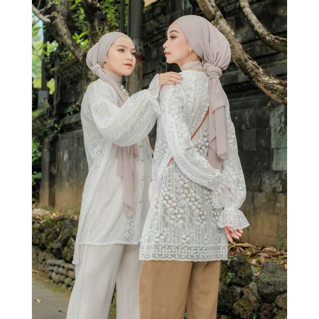 ATASAN WANITA OUTER BRUKAT HALUS PUTIH