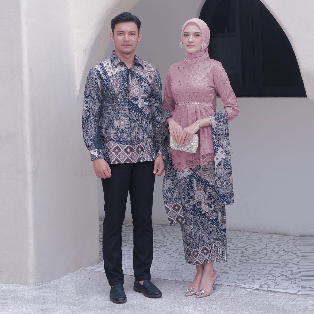 New Arrival - SET KEBAYA COUPLE AMIRA NUDE ROSE LATTE KEBAYA MODERN TUNANGAN LAMARAN WISUDA KONDANGAN WANITA KEMEJA PRIA LENGAN PANJANG SIZE M L XL