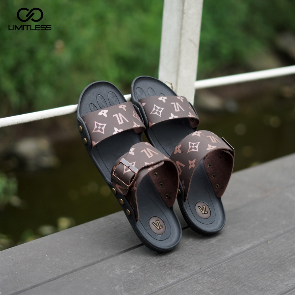 Sendal Slop Cowok Kekinian Ringan Sandal Slip On Pria Terbaru Premium Casual Fashionable Sandal Selop