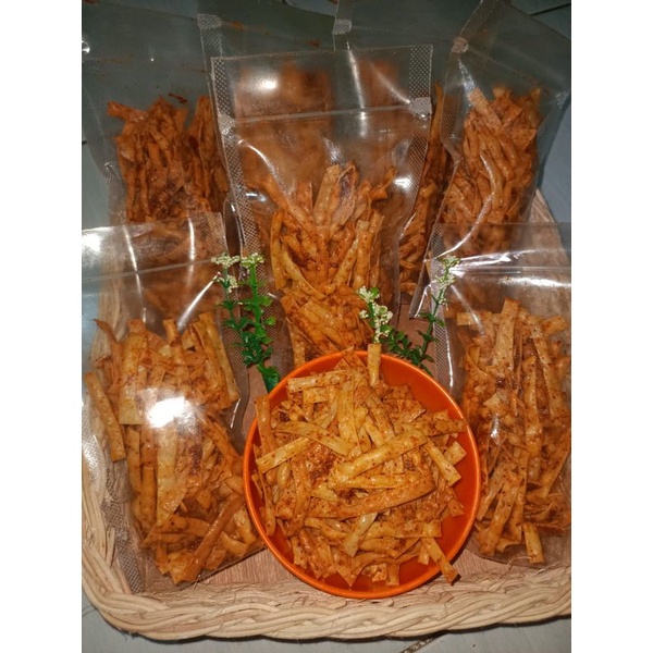 

Kripik Pangsit - Makanan Ringan Kripik Pangsit Pedas Gurih - Cemilan Enak Renyah